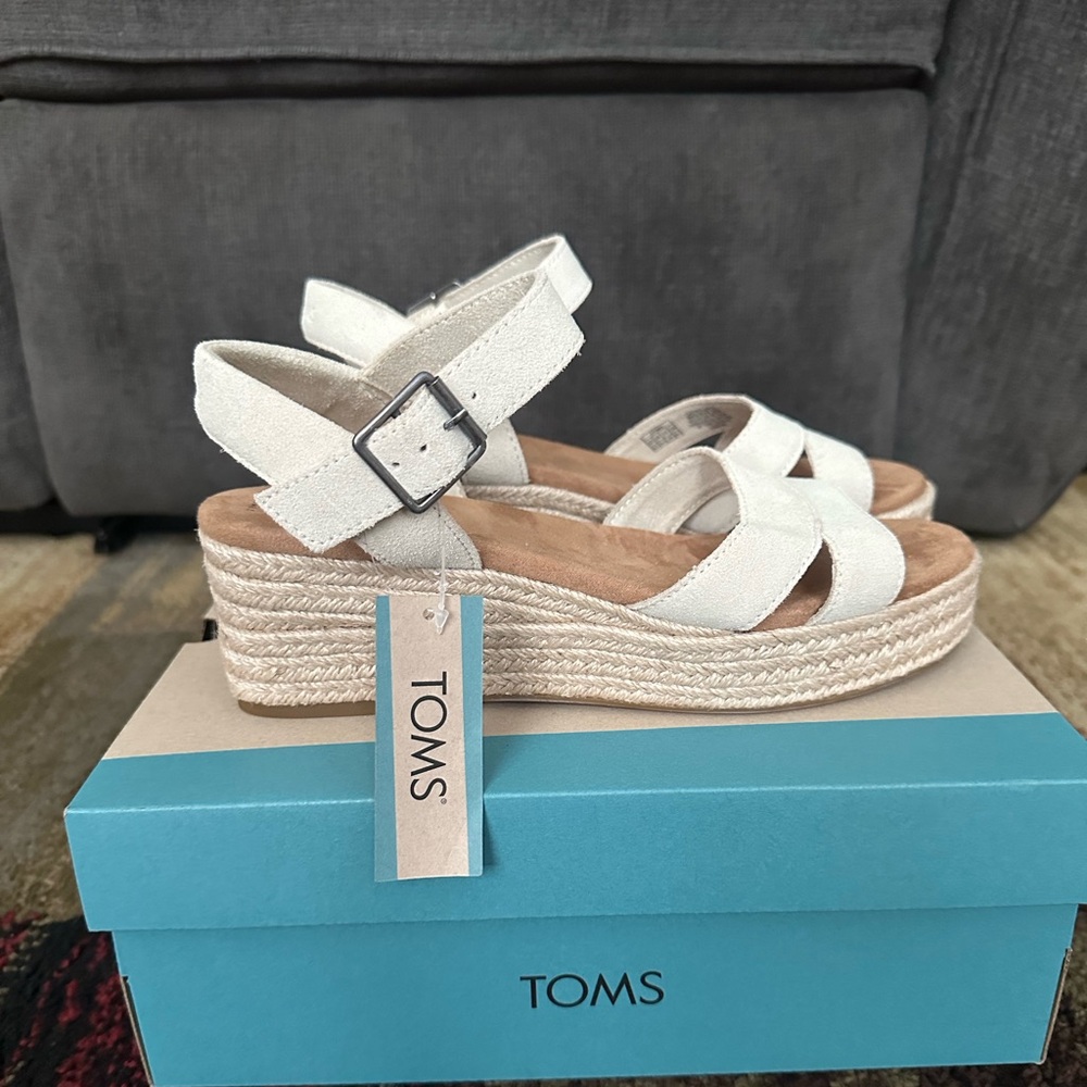 TOMS Audrey Wedge Sandal (brand new)